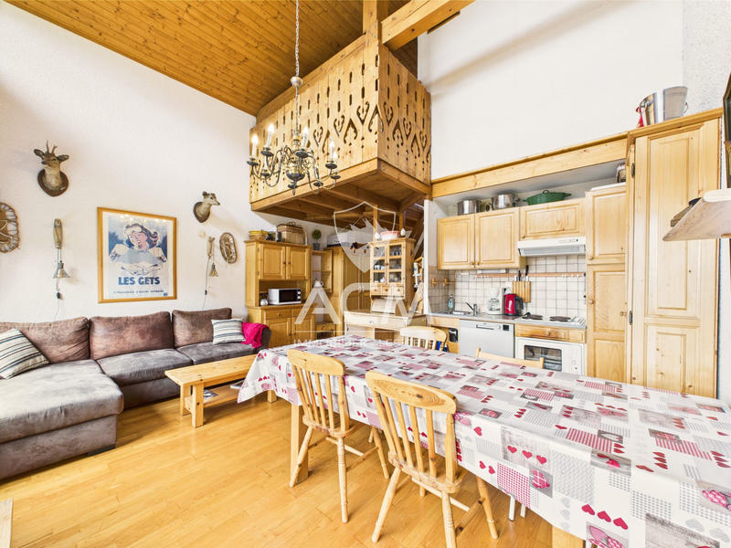 Appartement - 65 m² - 5 pièces