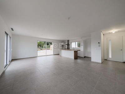 Villa - 111 m² - 4 pièces