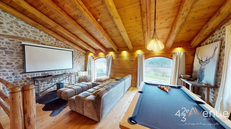 Maison - 460 m² - 15 pièces