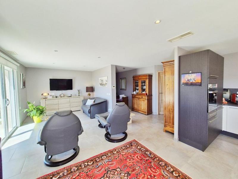 Maison - 200 m² - 6 pièces