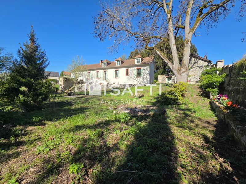 Maison - 206 m² - 9 pièces