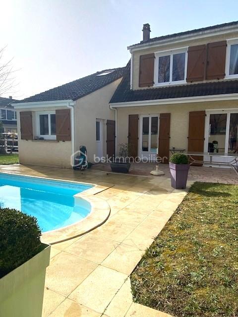 Maison - 110 m² - 5 pièces