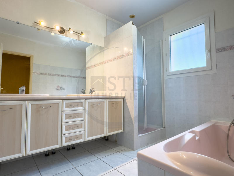 Villa - 145 m² - 6 pièces