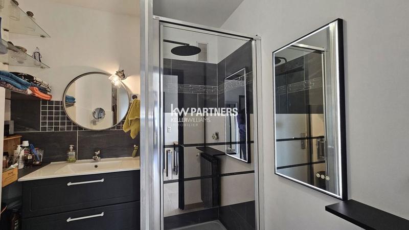 Propriété - 215 m² - 7 pièces