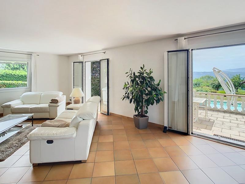 Maison - 200 m² - 6 pièces