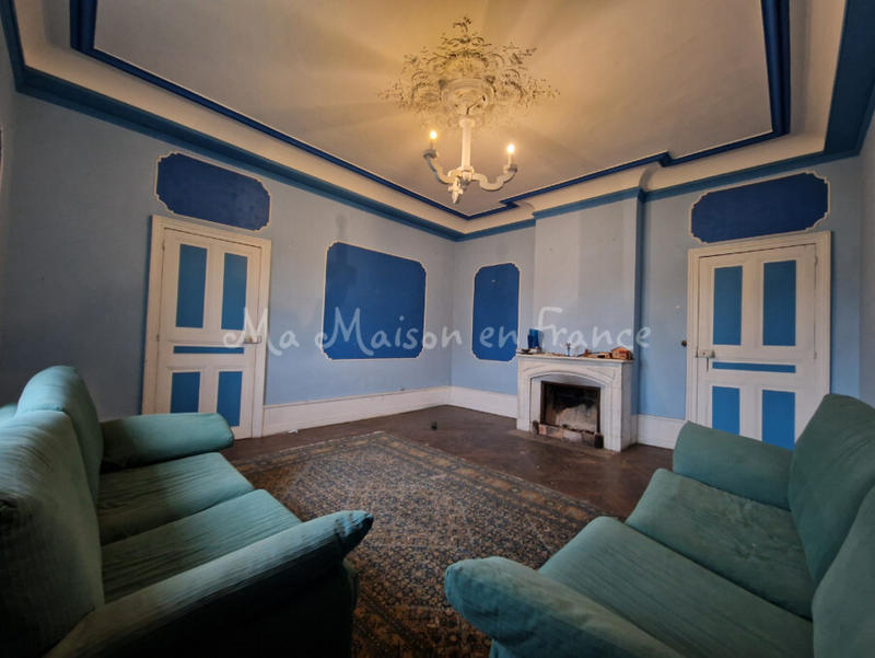 Maison - 280 m² - 13 pièces