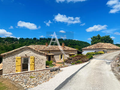 Maison - 180 m² - 6 pièces