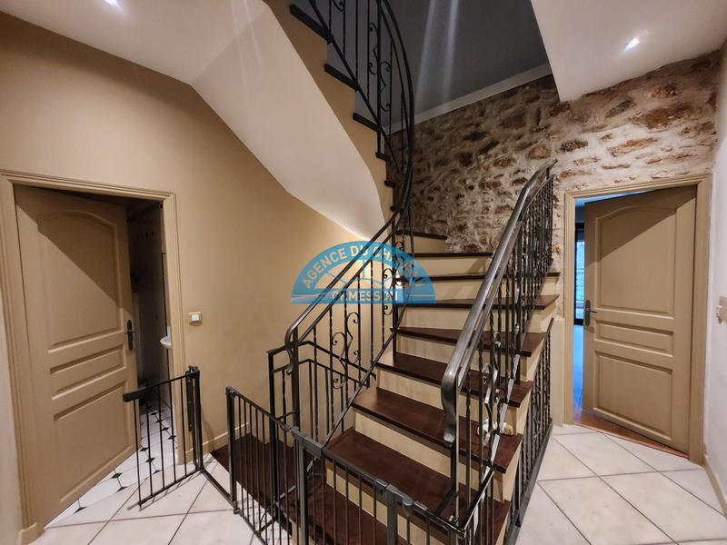 Maison - 254 m² - 10 pièces