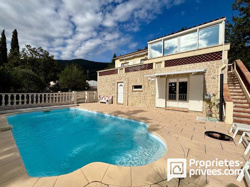 Maison - 110 m² - 4 pièces