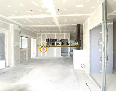 Local d'activités - 117 m² - 5 pièces