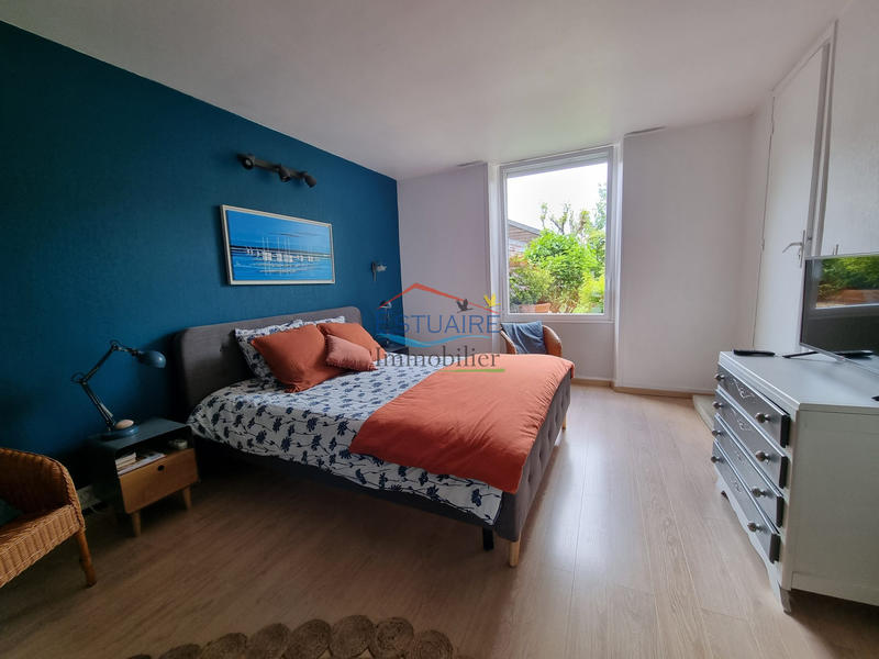 Maison - 239 m² - 10 pièces