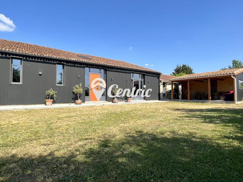 Maison ancienne - 409 m² - 11 pièces