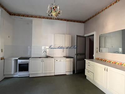 Maison - 280 m² - 10 pièces