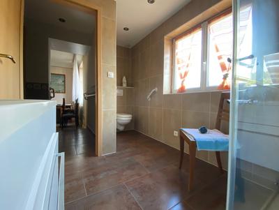 Maison - 182 m² - 9 pièces