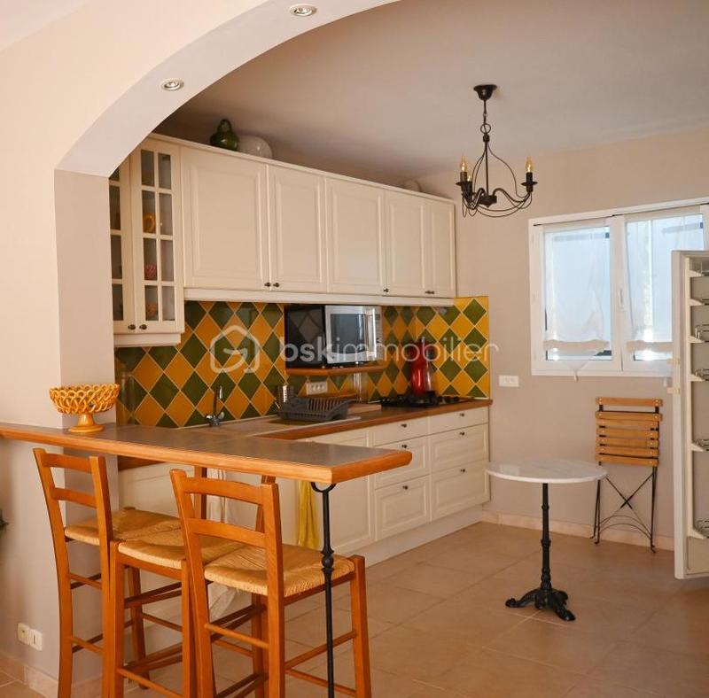 Maison - 210 m² - 7 pièces