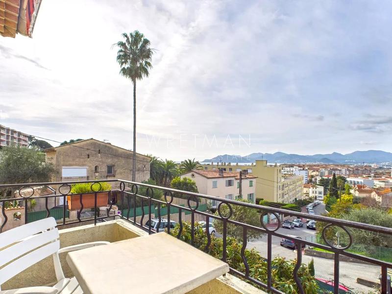 Appartement - 93 m² - 5 pièces