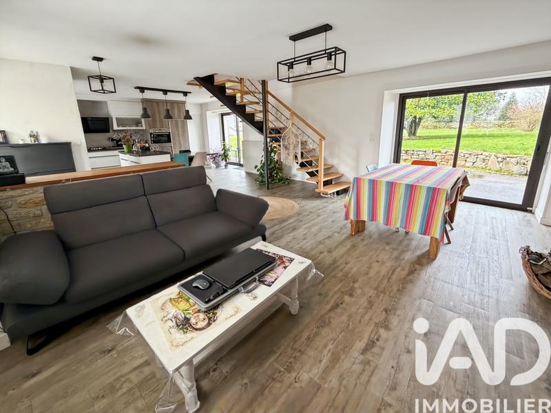 Maison - 152 m² - 8 pièces