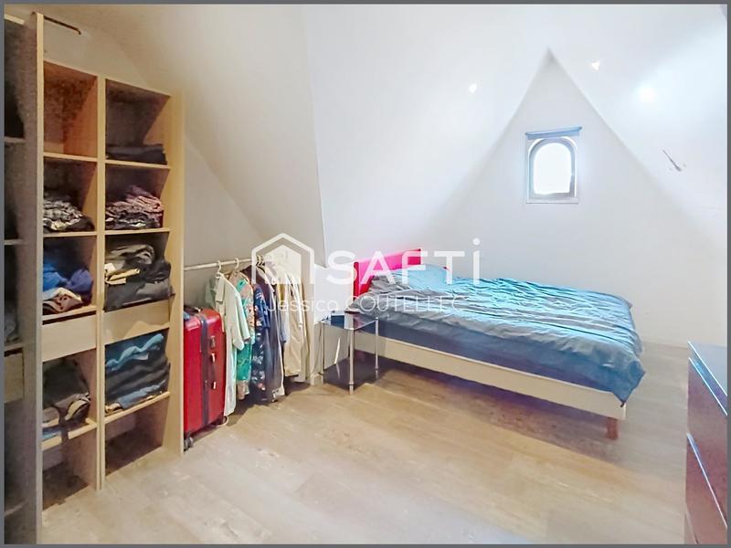 Maison - 161 m² - 8 pièces