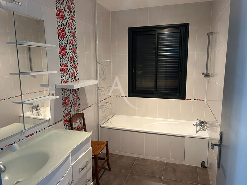 Maison - 83 m² - 3 pièces