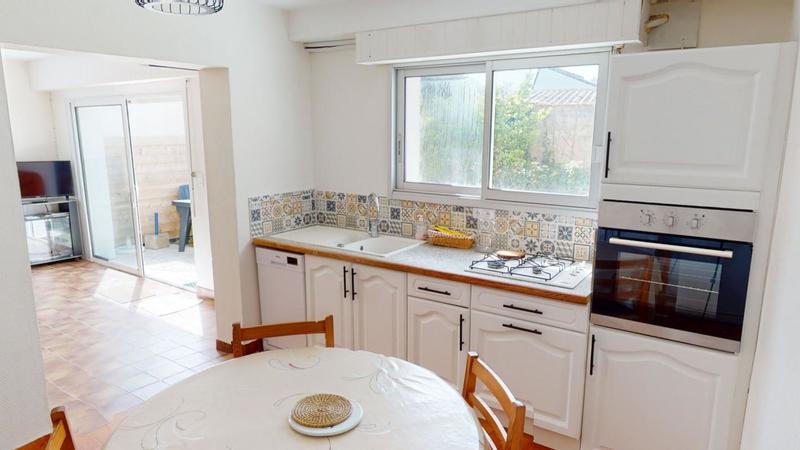 Maison - 212 m² - 9 pièces