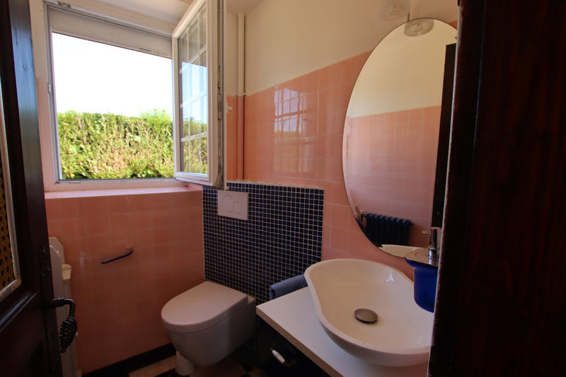 Maison - 322 m² - 11 pièces