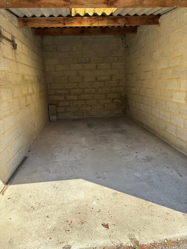 Parking / Garage - 18 m²