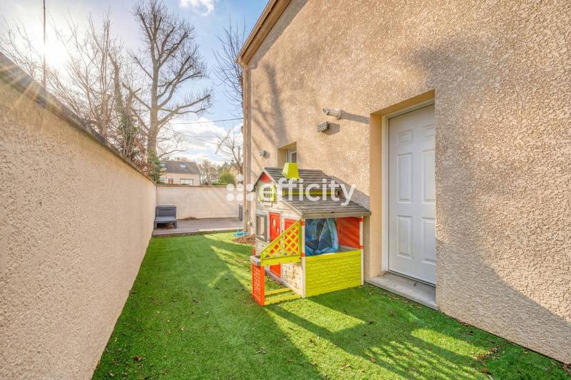 Maison - 110 m² - 4 pièces