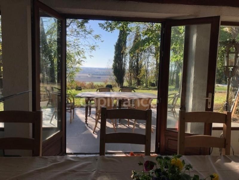 Maison - 370 m² - 11 pièces