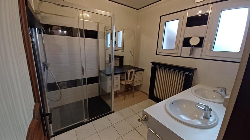 Maison - 107 m² - 6 pièces