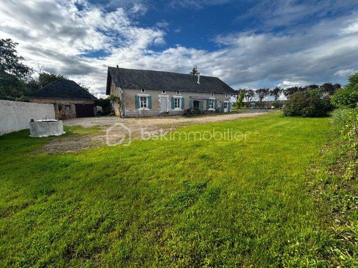 Corps de ferme - 240 m² - 10 pièces