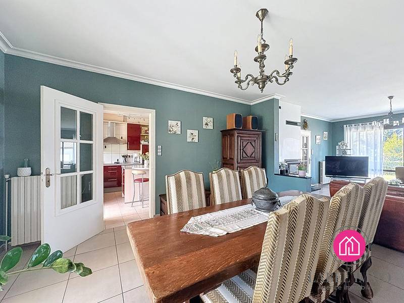 Maison - 176 m² - 8 pièces