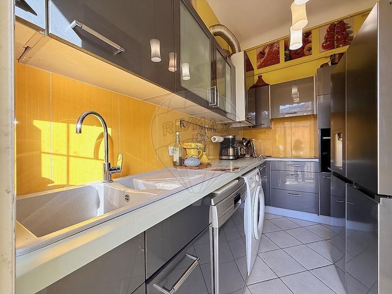 Appartement - 93 m² - 4 pièces