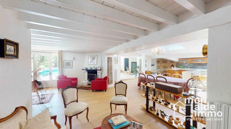 Maison ancienne - 275 m² - 7 pièces