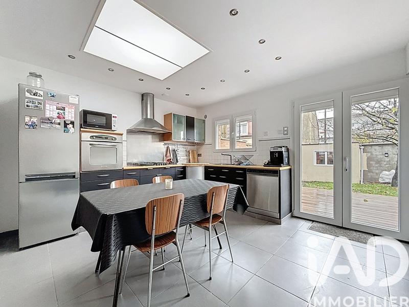 Maison - 111 m² - 5 pièces