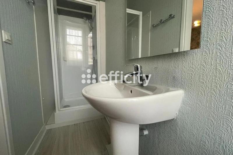 Maison - 265 m² - 8 pièces