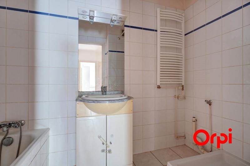 Appartement - 81 m² - 3 pièces