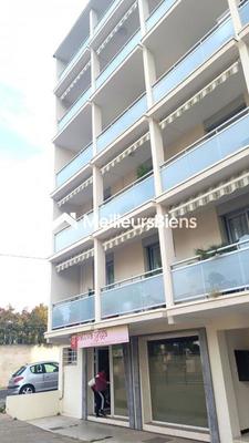 Local commercial - 43 m² - 2 pièces