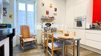 Maison - 168 m² - 9 pièces