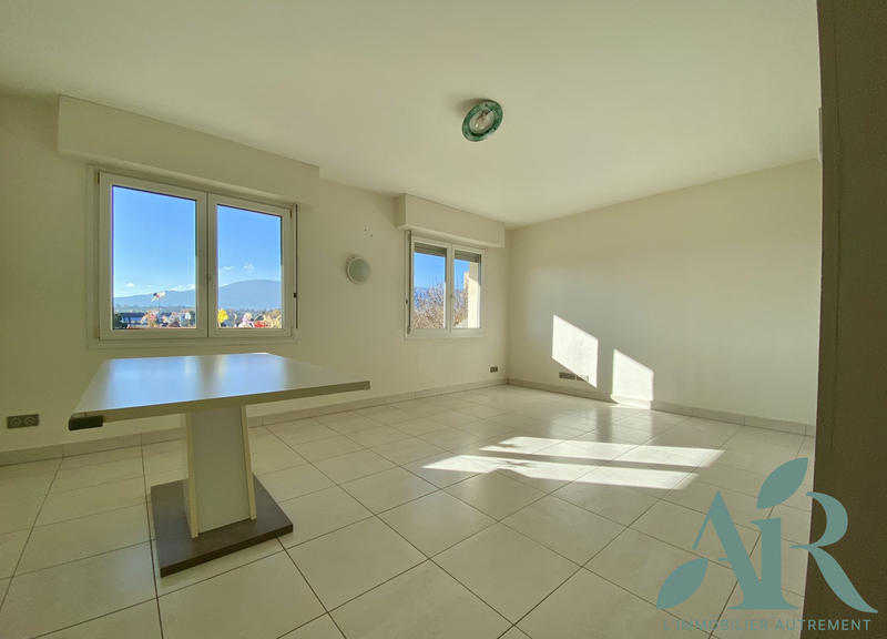 Appartement - 77 m² - 3 pièces