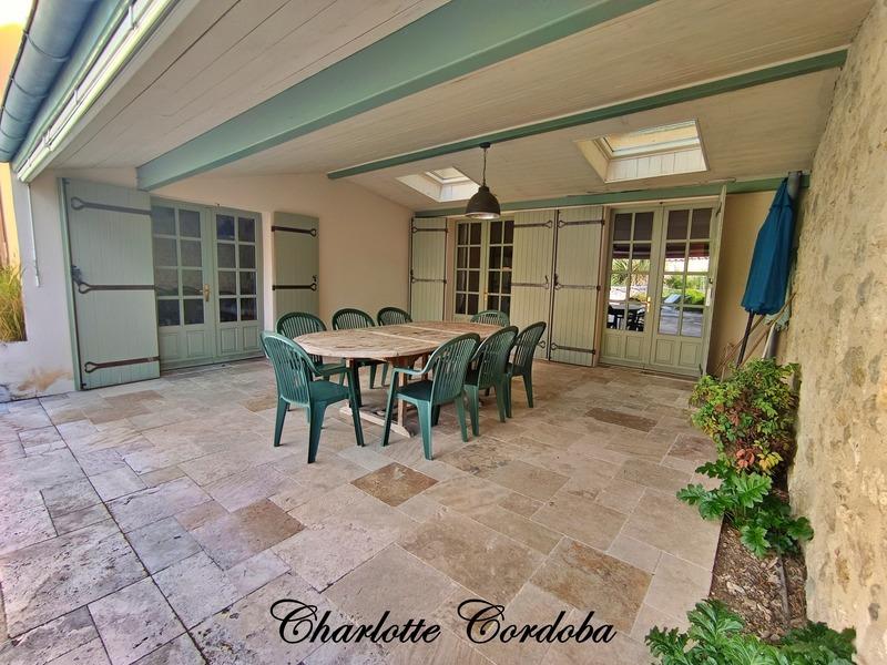 Maison - 293 m² - 8 pièces