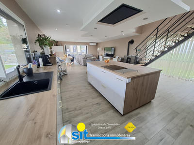 Villa - 200 m² - 7 pièces