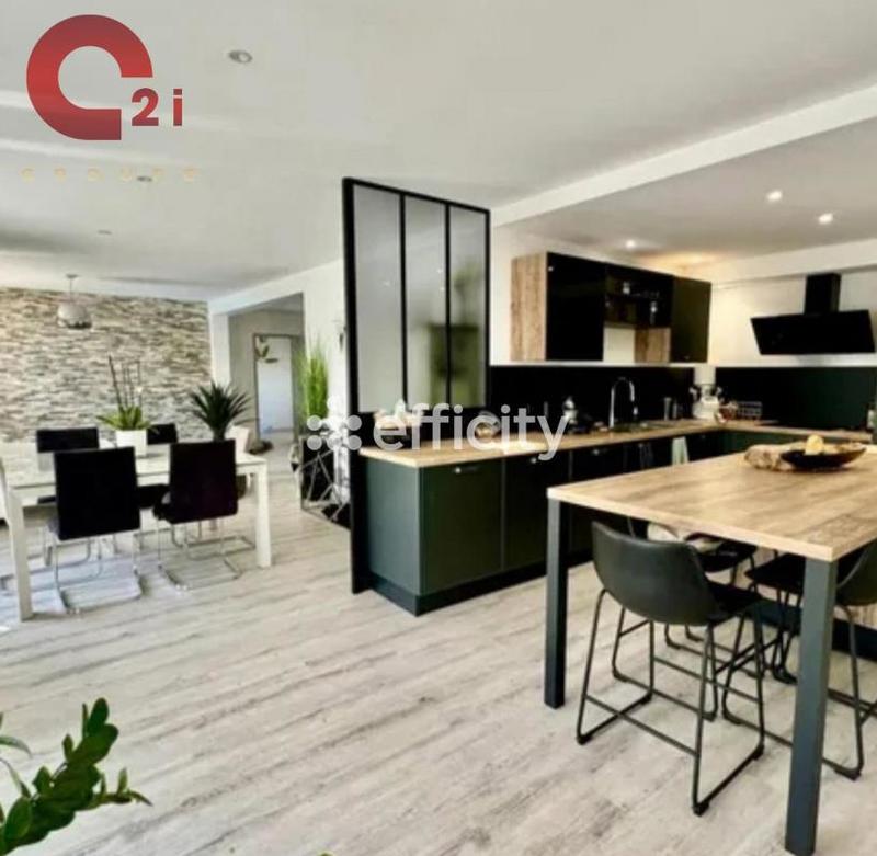 Maison - 203 m² - 7 pièces