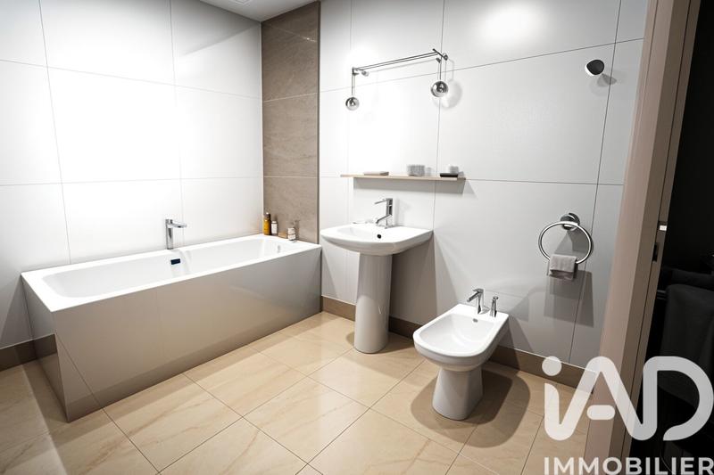 Appartement - 97 m² - 4 pièces