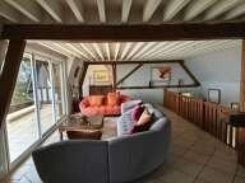 Maison - 285 m² - 9 pièces