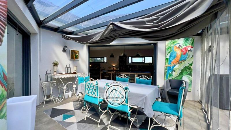 Maison - 212 m² - 6 pièces