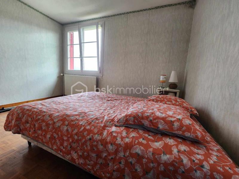 Maison traditionnelle - 137 m² - 8 pièces