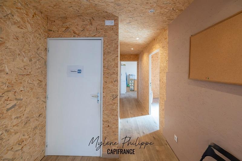 Local commercial - 111 m² - 2 pièces