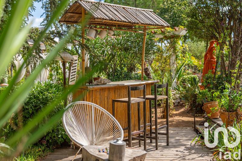 Maison de maîtres - 330 m² - 4 pièces