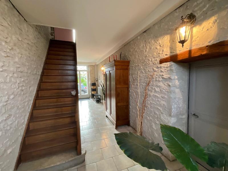 Maison - 210 m² - 6 pièces