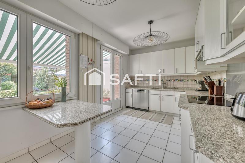 Maison - 204 m² - 7 pièces